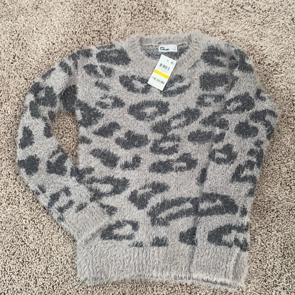 Leopard print fuzzy sweater size medium